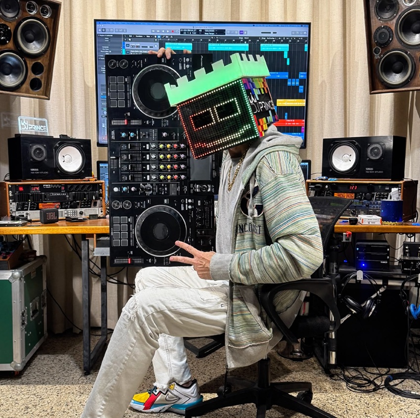 Conheça DJ que une música eletrônica, efeitos visuais e evangelização no maior festival gospel da Bahia