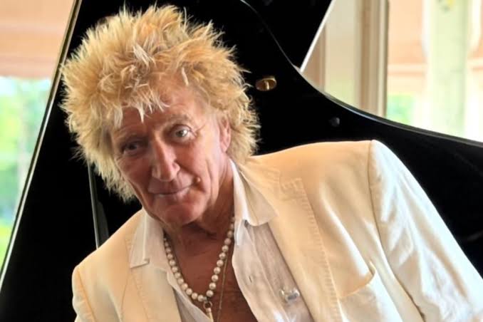 Aos 81 anos, Rod Stewart anuncia última turnê da carreira para 2027