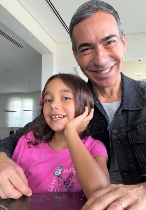 César Tralli se emociona com surpresa feita pela filha de 7 anos: “Tanto amor”
