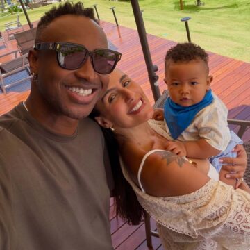 Carol Peixinho encanta ao abrir álbum de viagem com Thiaguinho e o filho Bento: “Que lugar!”