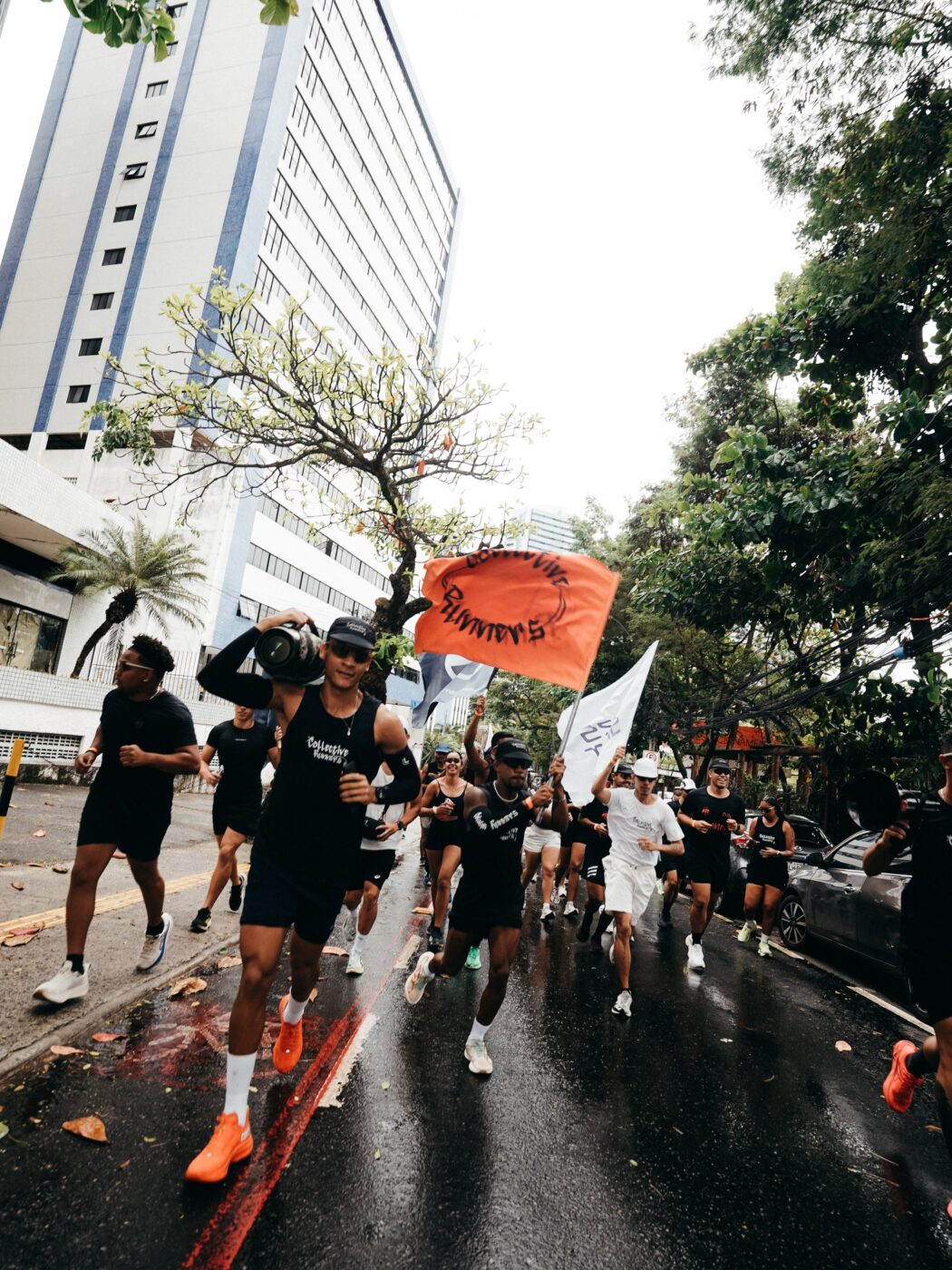 Conheça grupo de corrida gratuito que une esporte, arte e diferentes públicos pelas ruas de Salvador