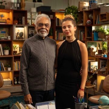 Flor Gil completa 18 anos e ganha homenagem emocionante do avô Gilberto Gil