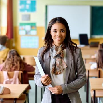 Professores podem ganhar até R$ 15 mil e viagens com olimpíada nacional; veja como participar