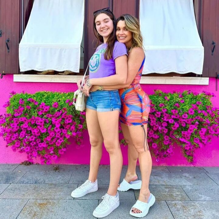 Aos 15 anos e com 1,82m, filha de Flávia Alessandra abre o jogo sobre carreira de modelo: ‘Me apoiam’