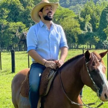 Aos 45 anos, sertanejo tem refúgio em fazenda autossuficiente com horta orgânica e piscina aquecida
