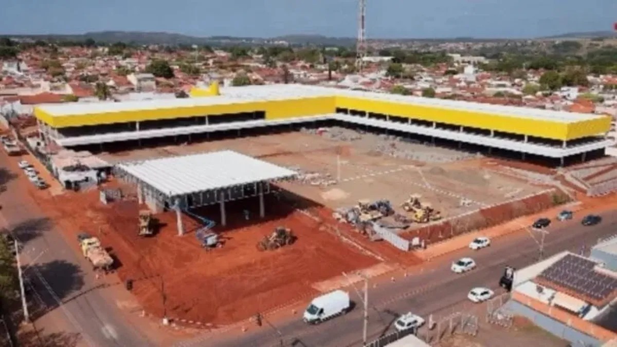 10 anos surpreender o país no Brasileirão, time vê estádio virar supermercado