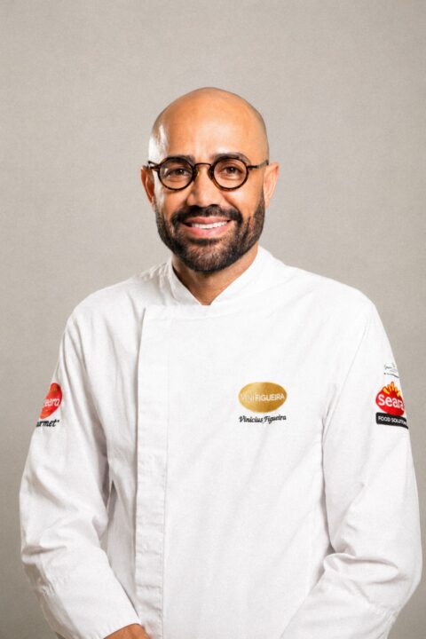 Chef Vini Figueira é destaque no Tempero Bahia com prato exclusivo que une mariscada e banana-da-terra