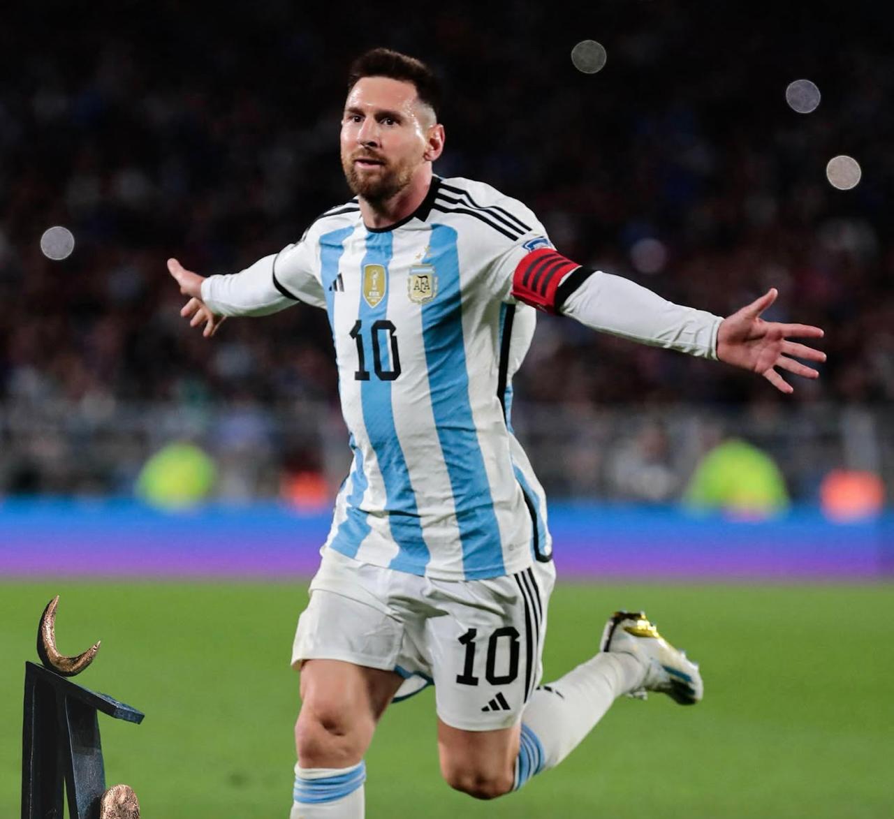 Messi é convocado pela Argentina para jogo de despedida da seleção