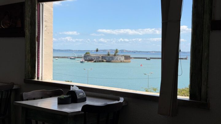 Conheça restaurante ‘escondido’ em Salvador com vista privilegiada para a Baía de Todos-os-Santos