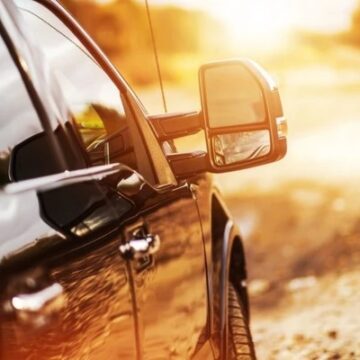 Caminhonete volta com mais defeitos de conserto, cliente processa oficina mecânica e ganha indenização de R$ 103 mil