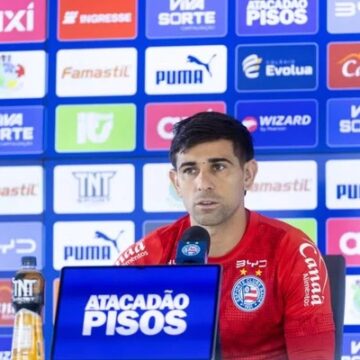Acevedo projeta “clima de final” em confronto direto entre Bahia e Athletico-PR pelo G-4