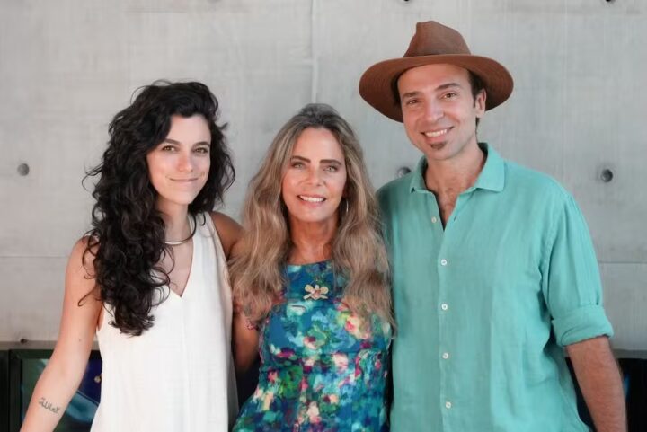 Com 75 e 80 anos, Bruna Lombardi e Carlos Alberto Riccelli serão avós pela primeira vez