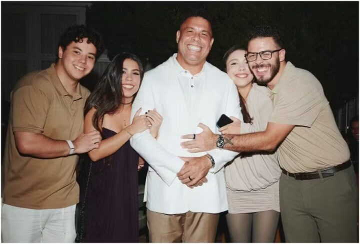 Ronaldo Fenômeno aparece com todos os filhos: ‘O tempo passa. A família fica’