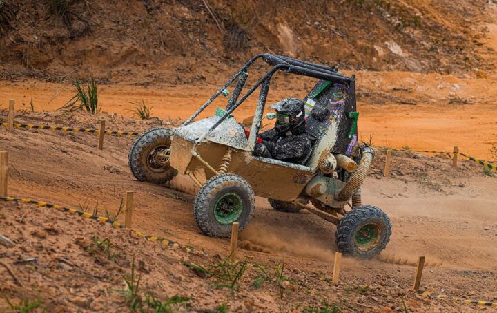 Ford realiza em Camaçari competição universitária com veículos off-road