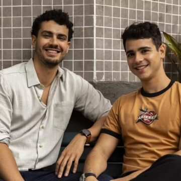 ‘Quem ama cuida’: Mau Mau e Felipe se beijam, e Fernando decide reconquistar o jovem