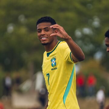 Promessa do Bahia marca dois gols em goleada de 6×0 da Seleção Brasileira