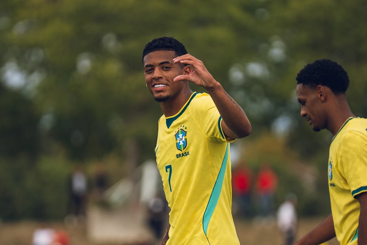 Promessa do Bahia marca dois gols em goleada de 6×0 da Seleção Brasileira