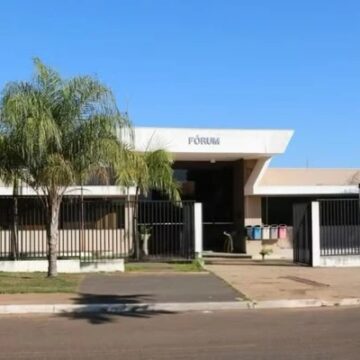 Passageiro espera ônibus por sete horas em rodoviária, processa empresa por atraso e consegue indenização na Justiça