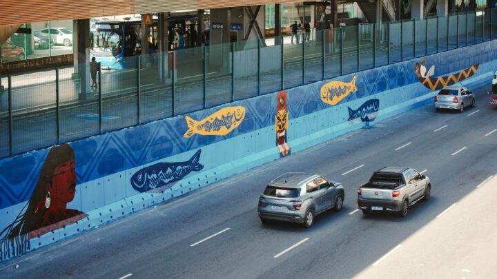Salvador ganha o maior mural horizontal já pintado por artistas indígenas no Brasil