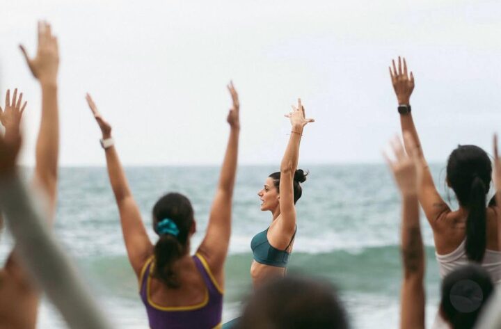 Blue Praia celebra chegada da primavera com Yoga ao Amanhecer no Rio Vermelho