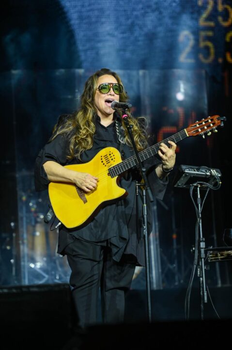 Ana Carolina apresenta turnê ’25 Anas’ em show na Praia do Forte; veja fotos