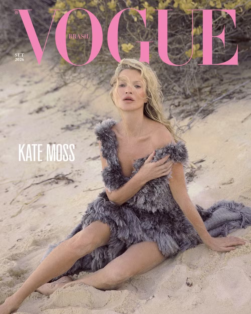 Kate Moss estrela capa de setembro da Vogue Brasil com ensaio feito em Trancoso