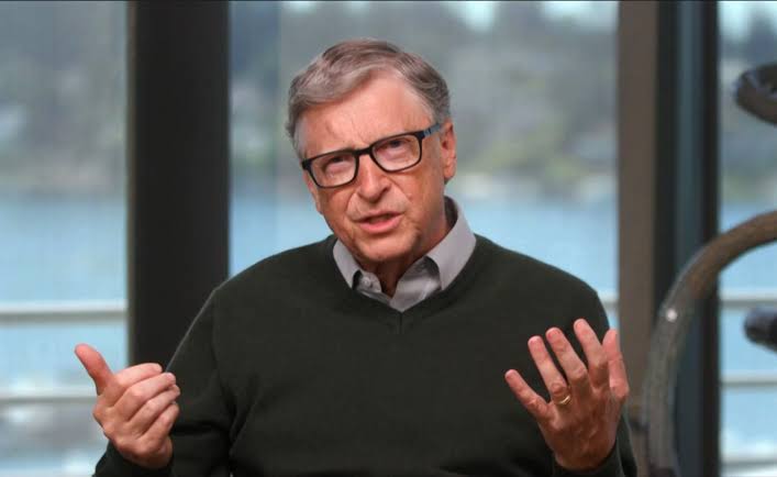 Bill Gates faz alerta sobre IA e diz que tecnologia pode causar um bilhão de mortes