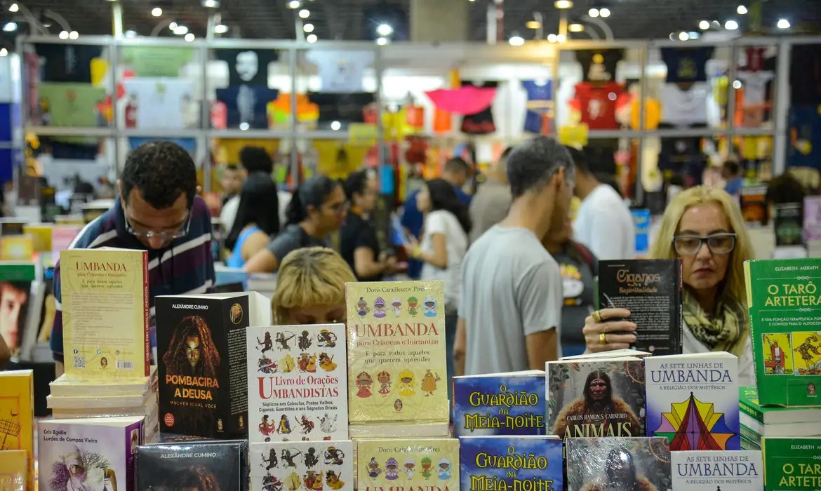 Bienal do Livro lança novo projeto para incentivar a leitura no Brasil