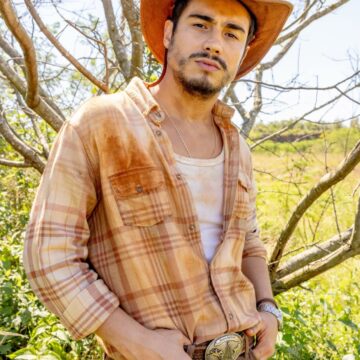 Danilo Mesquita vive vaqueiro em nova novela das 18h da Globo; veja fotos