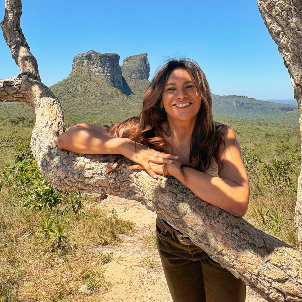 Dira Paes exalta belezas da Chapada Diamantina durante gravações de novela: ‘Me inspira’