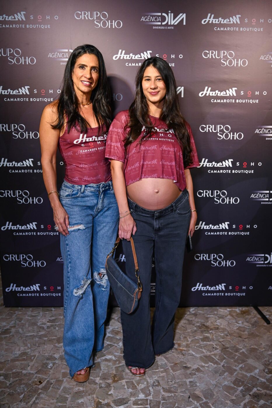 Karine e Bárbara Queiroz