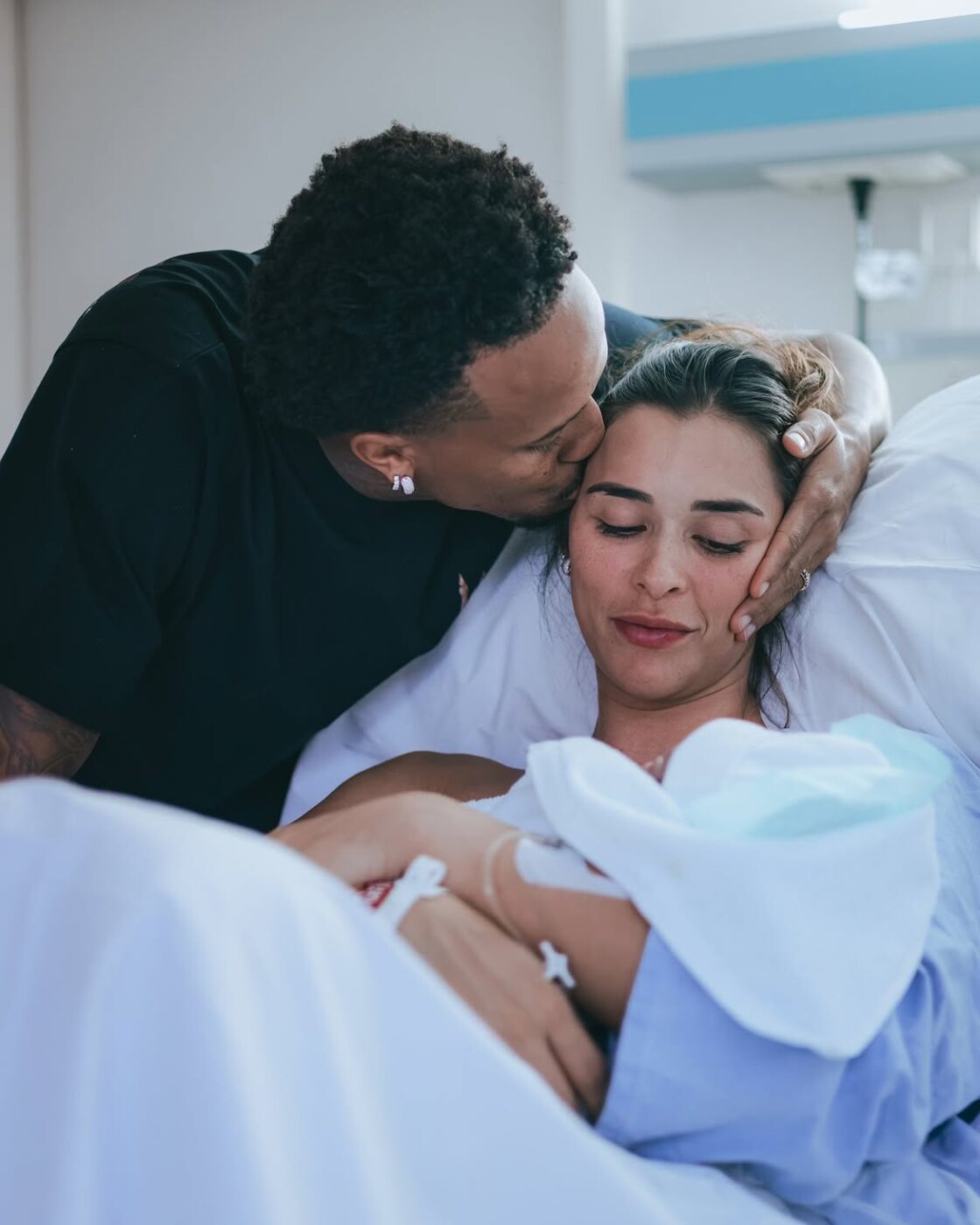 Nasce Gabriel, primeiro filho do casal Tainá e Eder Militão