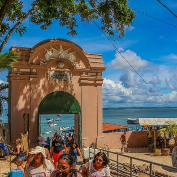 Morro de São Paulo recebe mais de 6 mil visitantes e tem ocupação próxima de 100% no feriado