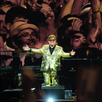 Elton John volta aos palcos no Brasil nesta segunda (7) com show único no Rock in Rio