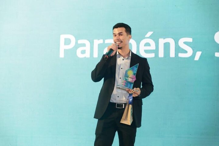 Estagiário baiano premiado cria plataforma de Libras com inteligência artificial