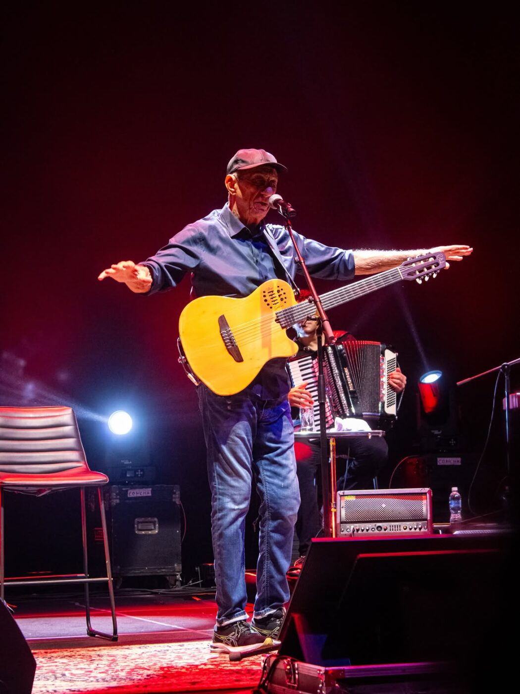 Fagner canta clássicos da carreira em show na Concha Acústica em Salvador