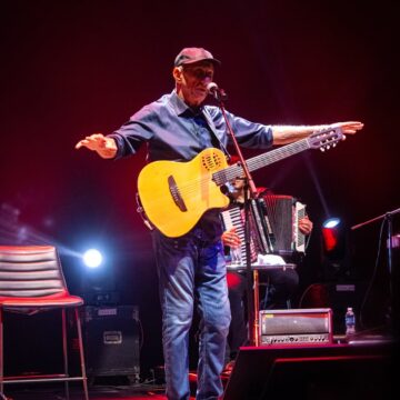 Fagner canta clássicos da carreira em show na Concha Acústica em Salvador