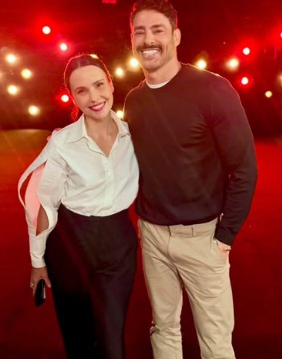 Jorginho e Nina estão de volta? Cauã Reymond e Débora Falabella posam juntos e comemoram parceria em ‘Avenida Brasil 2’