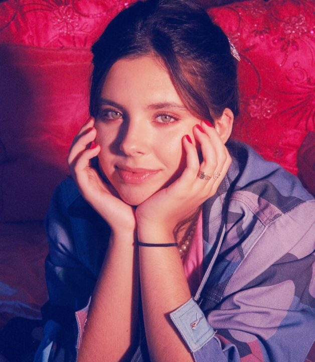 Flor Gil estreia nos palcos como protagonista de musical clássico dos anos 90