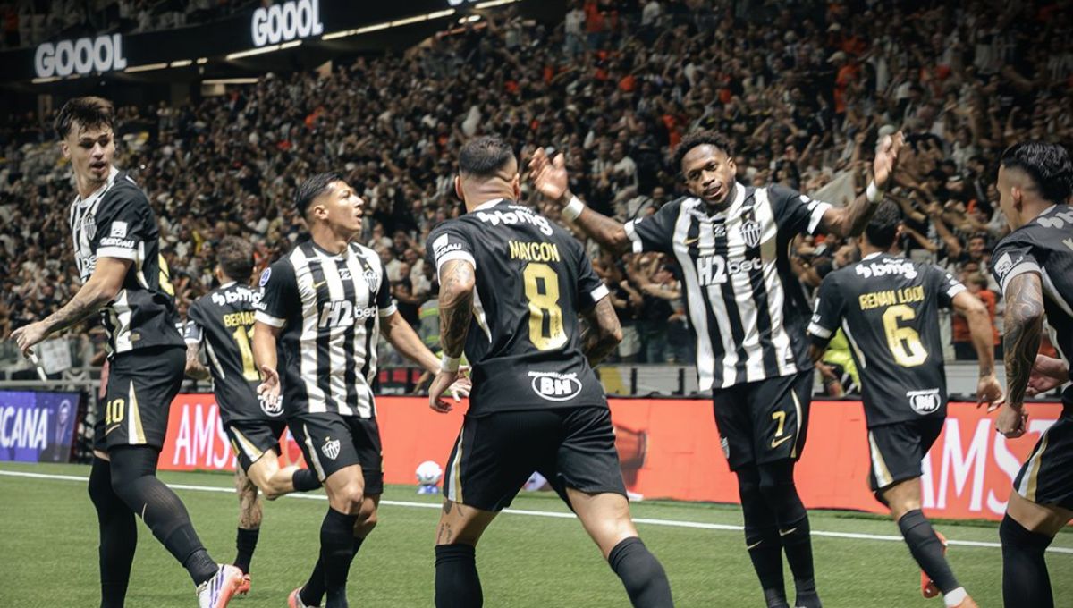 Análise: Pressão inicial e ousadia de Domínguez desmontam vantagem do Santos na virada do Atlético-MG na Sul-Americana