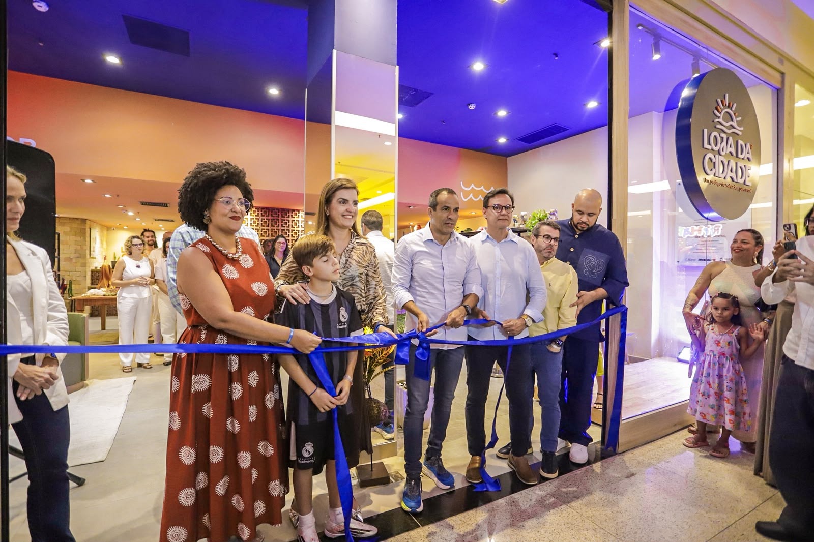 Prefeitura inaugura primeira loja colaborativa em shopping de Salvador com 28 pequenos negócios