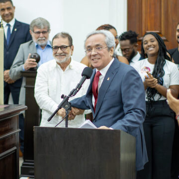 João Carlos Salles assume terceiro mandato como reitor da UFBA