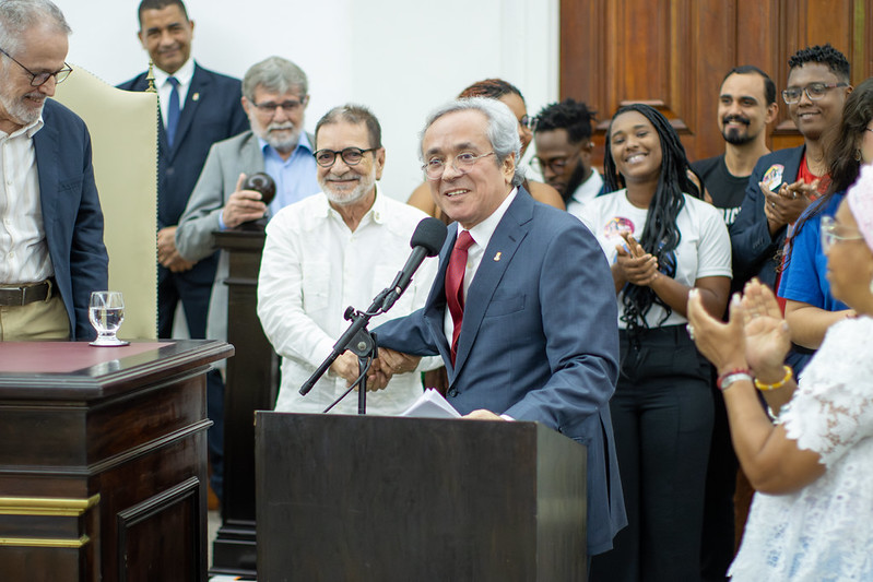 João Carlos Salles assume terceiro mandato como reitor da UFBA