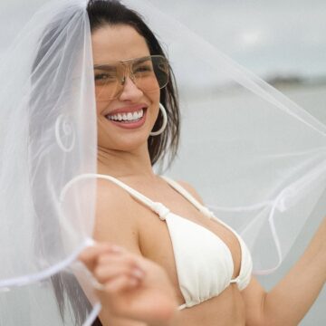 De véu e look branco, Juliette abre álbum da despedida de solteira com amigos