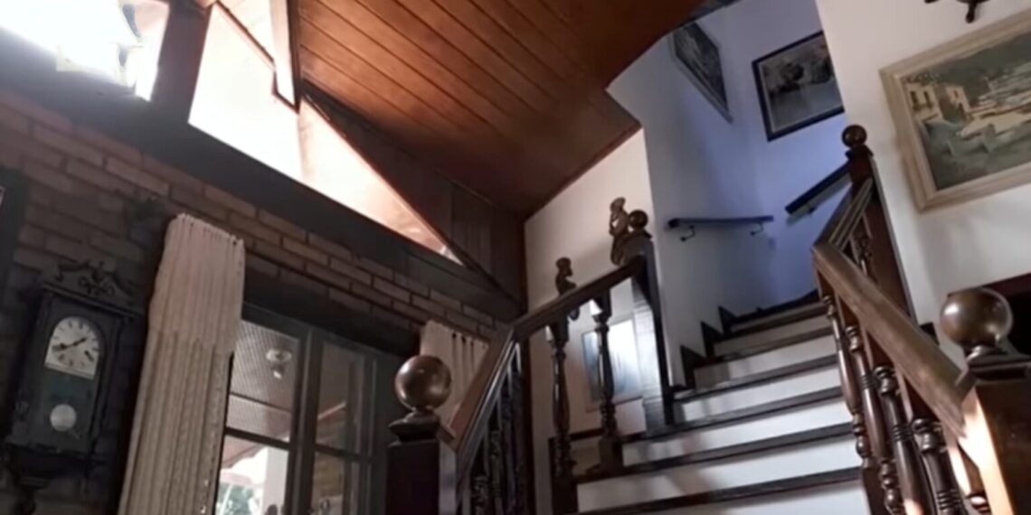 Aos 93 anos, ator da Globo vive em mansão erguida no terreno onde foi salvo por cachorro