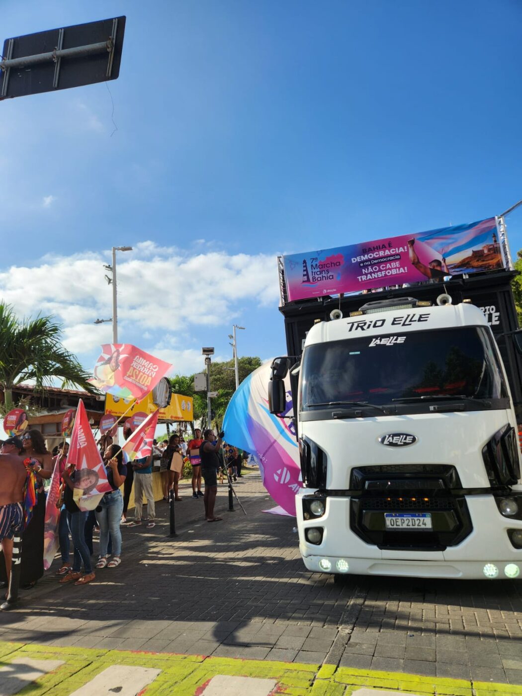 7ª Marcha Trans da Bahia reúne lideranças na Barra em movimento contra a transfobia