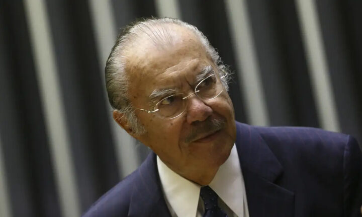 Aos 96 anos, José Sarney segue internado para tratar pneumonia; hospital atualiza estado de saúde