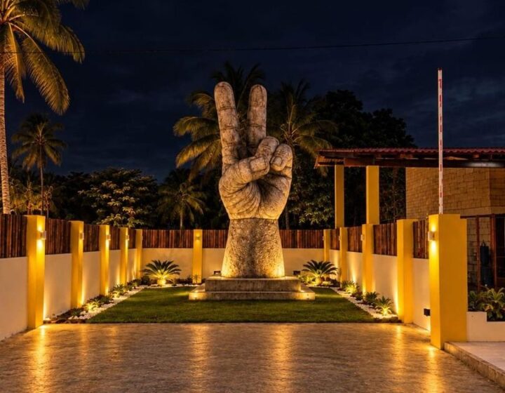 Novo ponto de parada: Sul da Bahia ganha monumento gigante para motociclistas