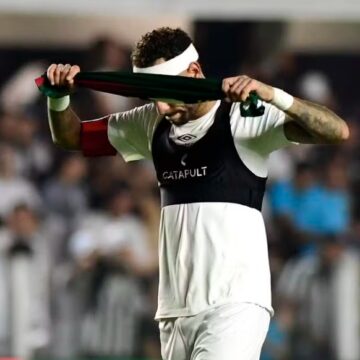 Neymar se lesiona em jogo contra o Palmeiras e pode desfalcar o Santos pelos próximos meses