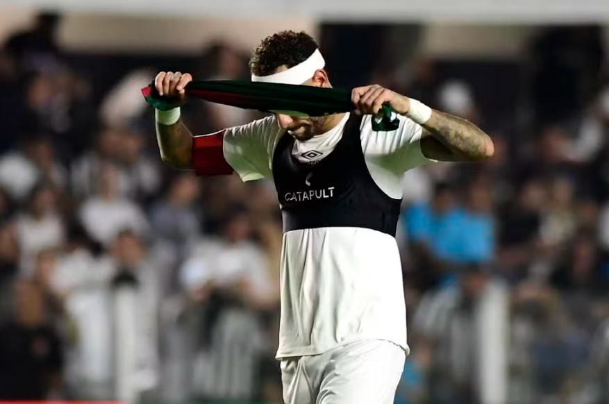 Neymar se lesiona em jogo contra o Palmeiras e pode desfalcar o Santos pelos próximos meses